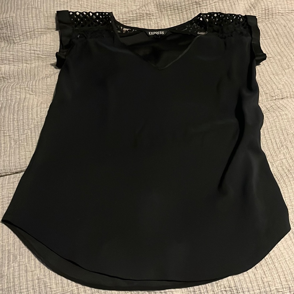 🚨Last Chance🚨 Express black lace blouse